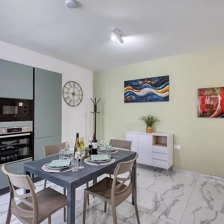 Stylish And Bright 2 Bedroom With Balcony Dcar1-1 Lägenhet San Ġwann