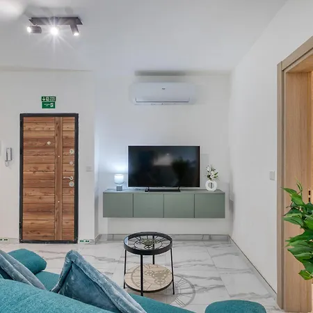 Lägenhet Stylish And Bright 2 Bedroom With Balcony Dcar1-1