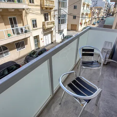 Stylish And Bright 2 Bedroom With Balcony Dcar1-1 Lägenhet San Ġwann